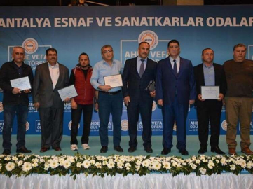 Oda başkanlarına Ahde Vefa ödülü