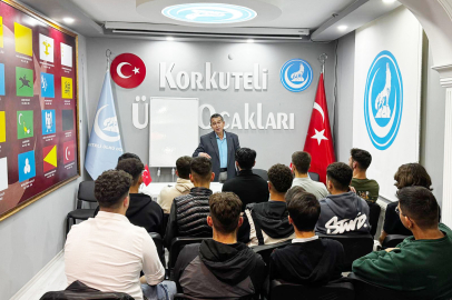 Ülkü Ocakları’nda diksiyon ve güzel konuşma semineri verildi